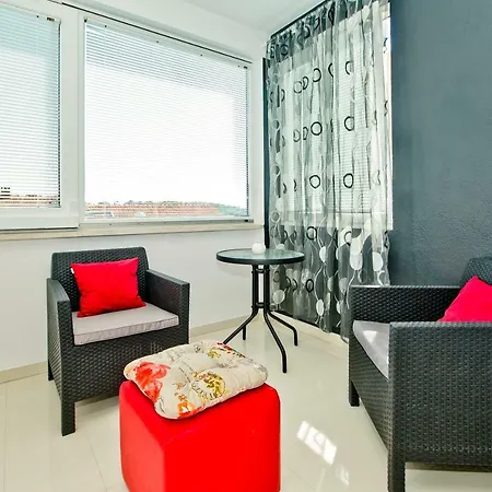 Dorijan In Beautiful House Χβαρ