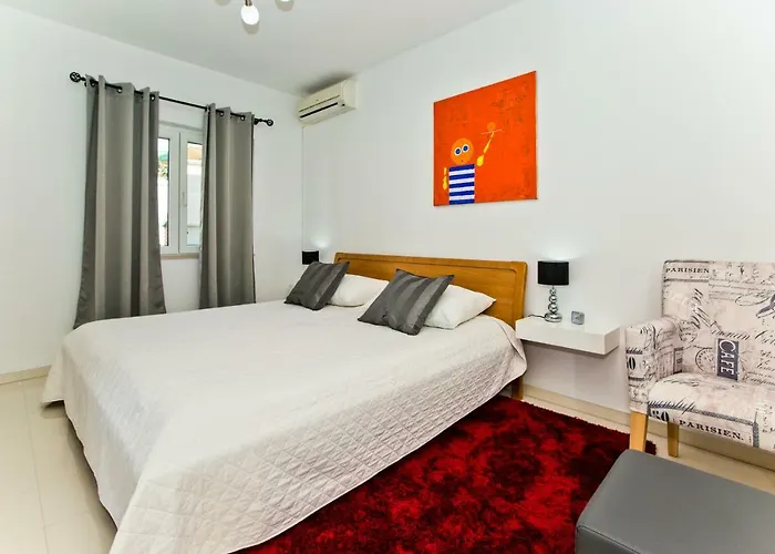 Dorijan In Beautiful House Χβαρ