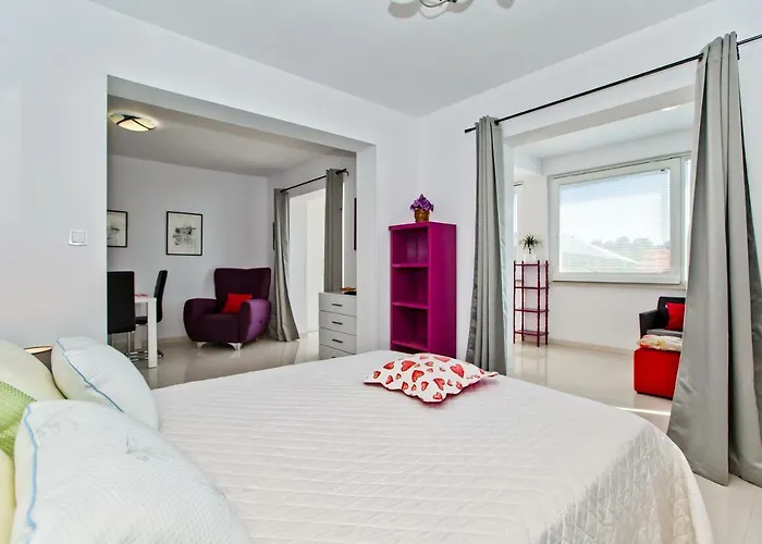 Dorijan In Beautiful House Διαμέρισμα